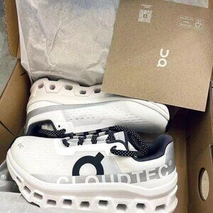 On Cloudmonster (womens) SZ 8 NIB
